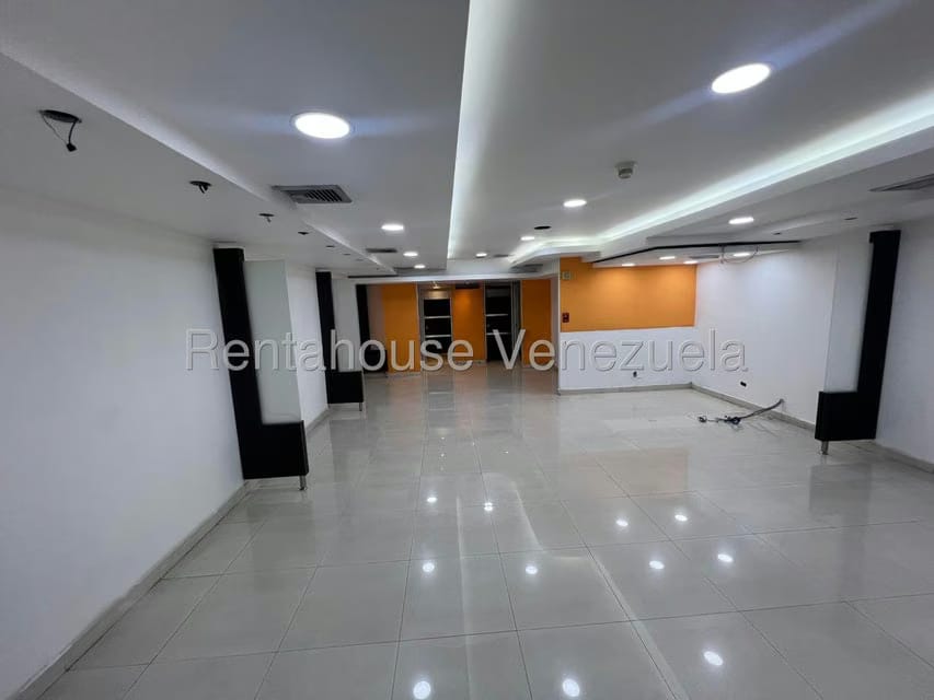 Comercial (Local Comercial) en Alquiler en Las Mercedes, Distrito Metropolitano - 4