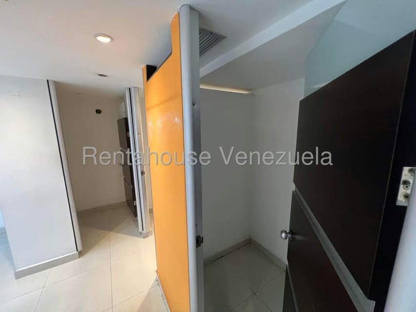 Comercial (Local Comercial) en Alquiler en Las Mercedes, Distrito Metropolitano - 6