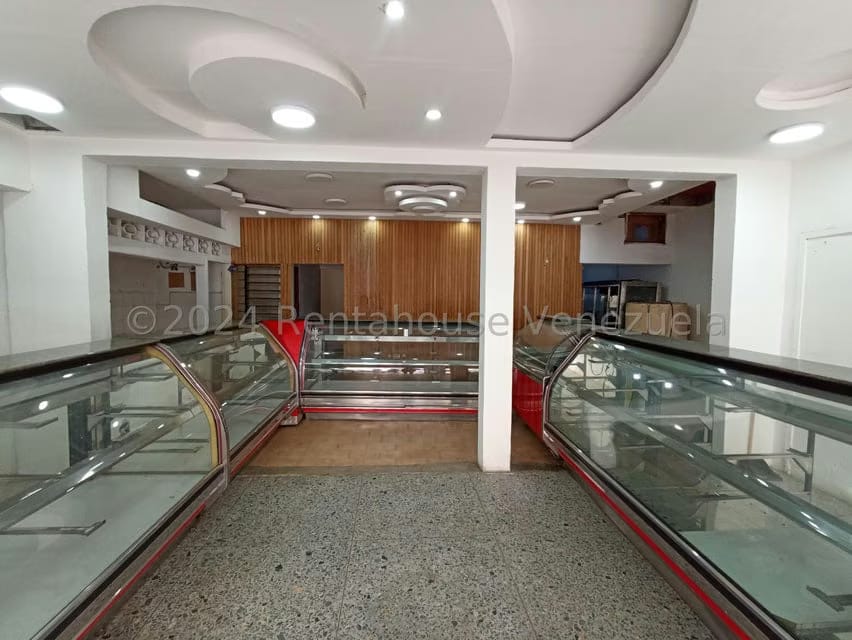 Comercial (Edificio) en Venta en Zona Centro, Aragua - 2