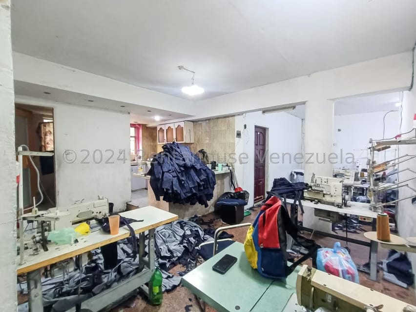 Comercial (Galpon - Deposito) en Venta en Parroquia Altagracia, Distrito Metropolitano - 36