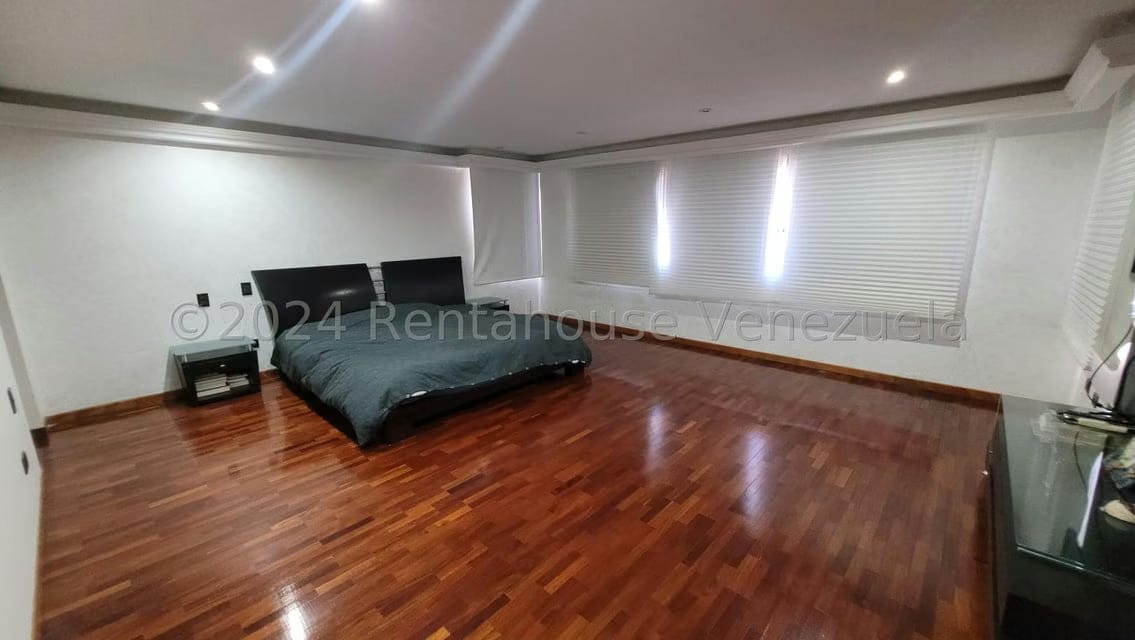 Casa (Multipes Niveles) en Venta en Los Naranjos del Cafetal, Distrito Metropolitano - 33