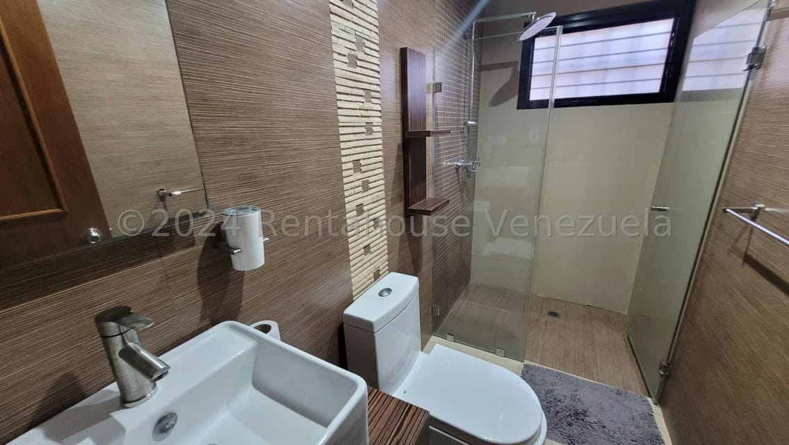 Casa (Multipes Niveles) en Venta en Los Naranjos del Cafetal, Distrito Metropolitano - 51