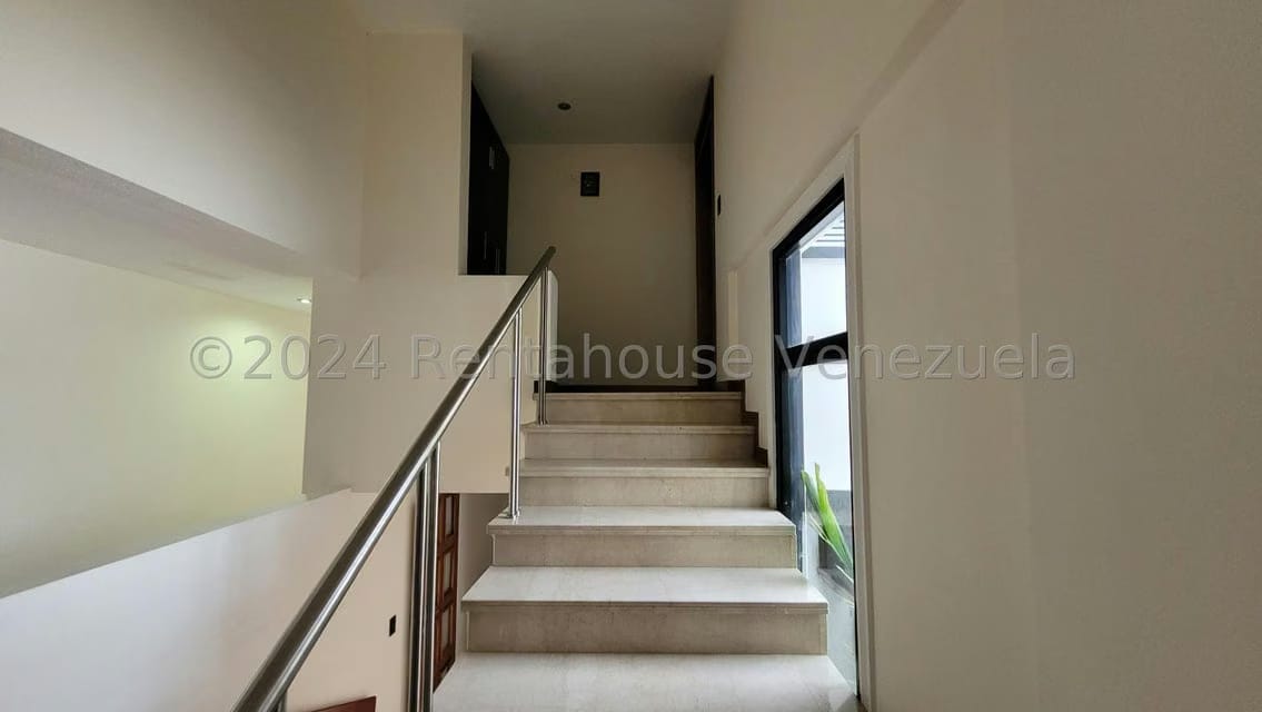 Casa (Multipes Niveles) en Venta en Los Naranjos del Cafetal, Distrito Metropolitano - 59