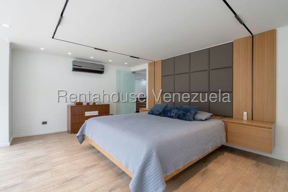 Casa (Multipes Niveles) en Venta en Santa Eduvigis, Distrito Metropolitano - 29