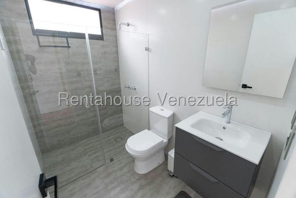 Casa (Multipes Niveles) en Venta en Santa Eduvigis, Distrito Metropolitano - 32