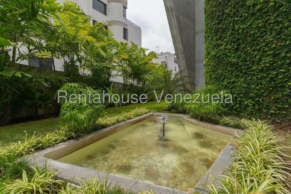 Casa (Multipes Niveles) en Venta en Santa Eduvigis, Distrito Metropolitano - 35