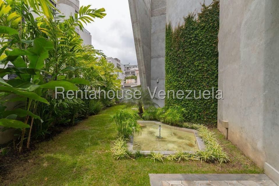 Casa (Multipes Niveles) en Venta en Santa Eduvigis, Distrito Metropolitano - 37