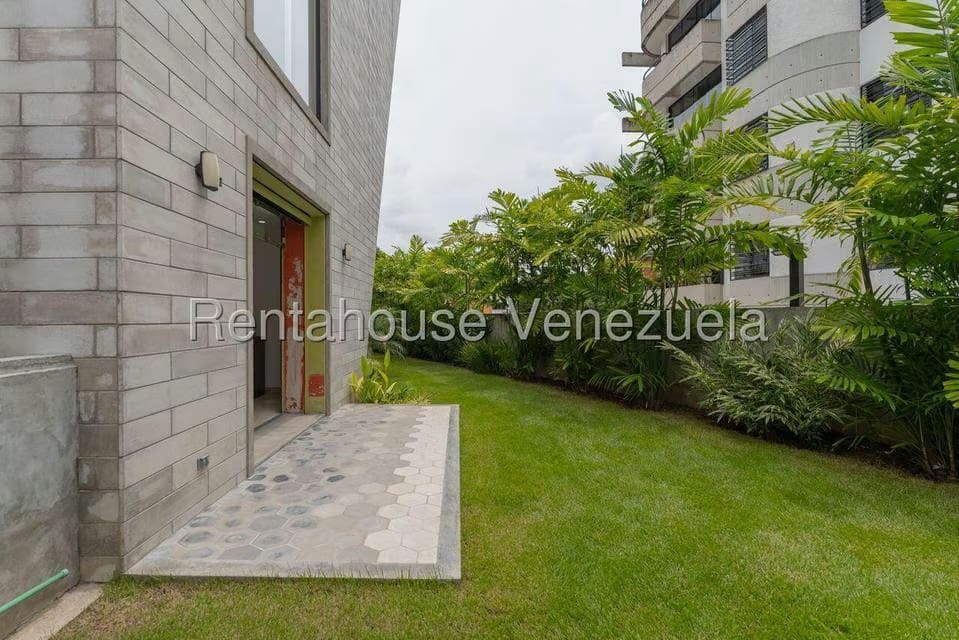 Casa (Multipes Niveles) en Venta en Santa Eduvigis, Distrito Metropolitano - 39