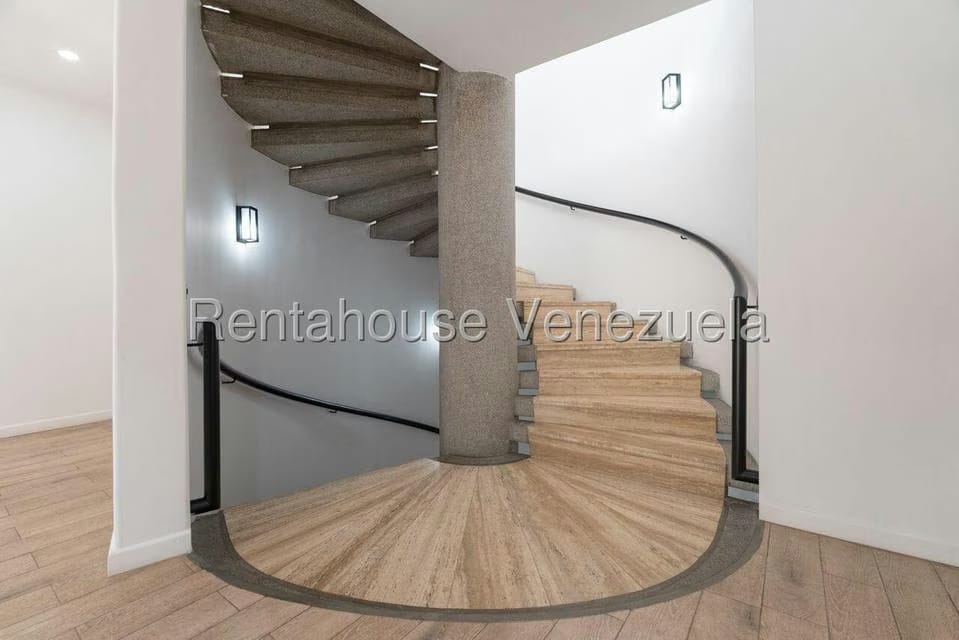Casa (Multipes Niveles) en Venta en Santa Eduvigis, Distrito Metropolitano - 40