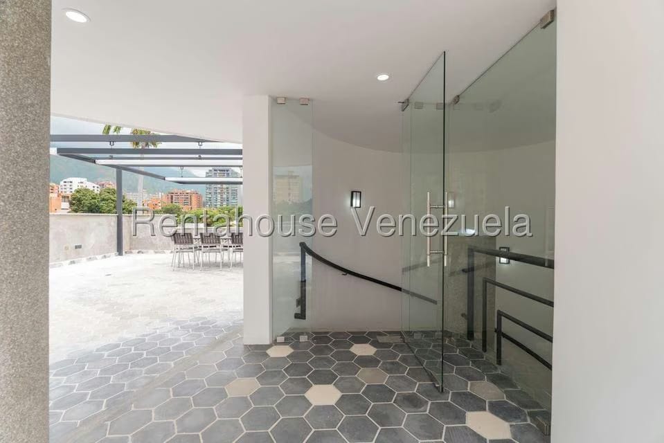 Casa (Multipes Niveles) en Venta en Santa Eduvigis, Distrito Metropolitano - 41