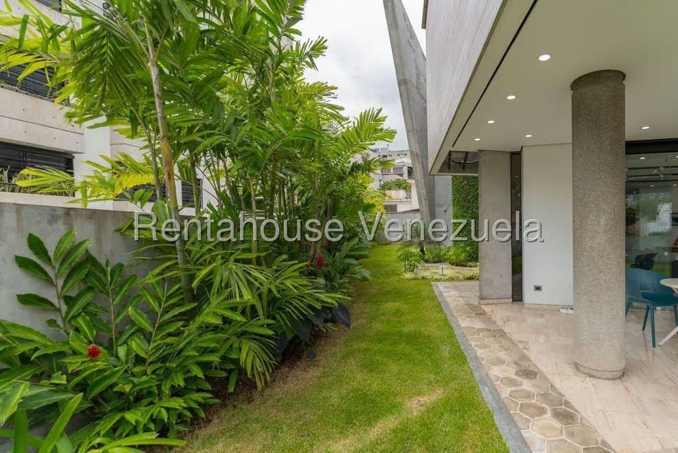 Casa (Multipes Niveles) en Venta en Santa Eduvigis, Distrito Metropolitano - 43