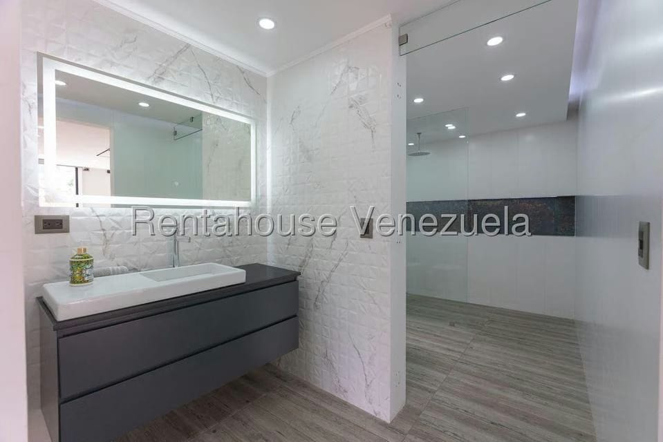 Casa (Multipes Niveles) en Venta en Santa Eduvigis, Distrito Metropolitano - 44