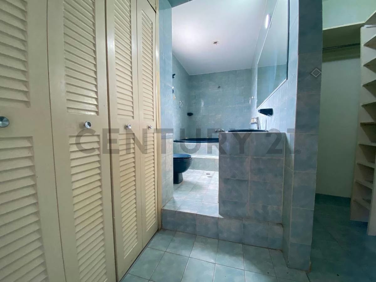 Amplio Apartamento en Alquiler en Colinas de Bello Monte Caracas - 8
