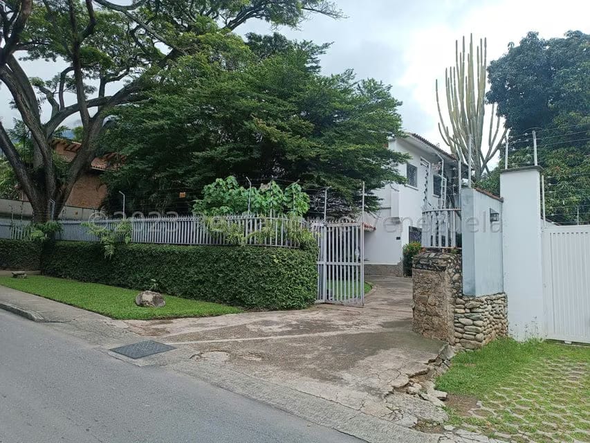 Casa (Colonial) en Venta en Country Club, Distrito Metropolitano