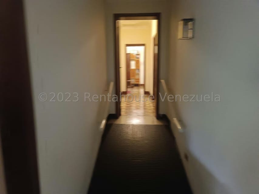 Casa (Colonial) en Venta en Country Club, Distrito Metropolitano - 25