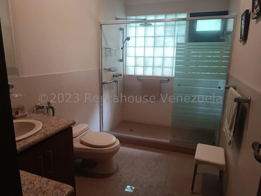 Casa (Colonial) en Venta en Country Club, Distrito Metropolitano - 32