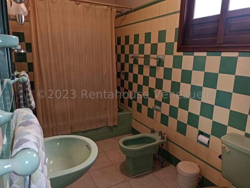 Casa (Colonial) en Venta en Country Club, Distrito Metropolitano - 34