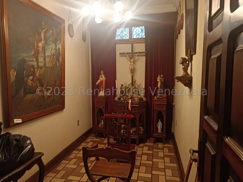 Casa (Colonial) en Venta en Country Club, Distrito Metropolitano - 37