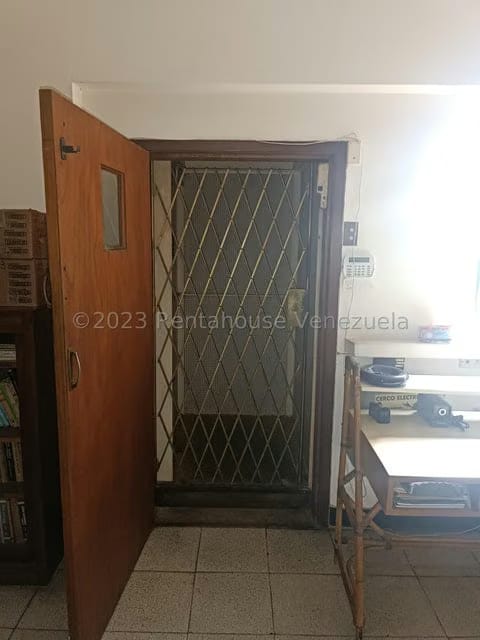 Casa (Colonial) en Venta en Country Club, Distrito Metropolitano - 39