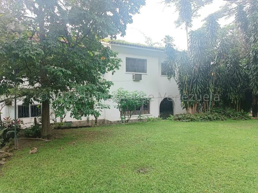 Casa (Colonial) en Venta en Country Club, Distrito Metropolitano - 51