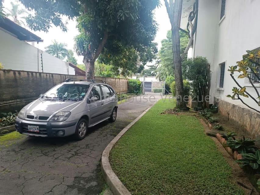 Casa (Colonial) en Venta en Country Club, Distrito Metropolitano - 52