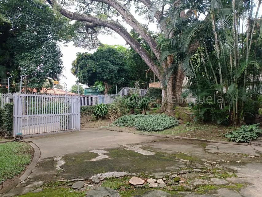 Casa (Colonial) en Venta en Country Club, Distrito Metropolitano - 61
