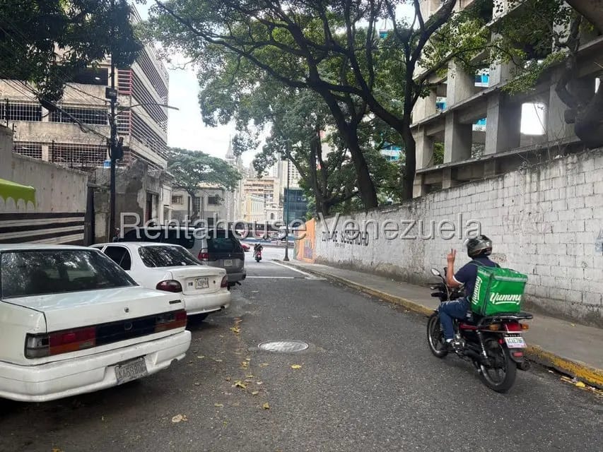 Comercial (Local Comercial) en Alquiler en Sarria, Distrito Metropolitano - 3