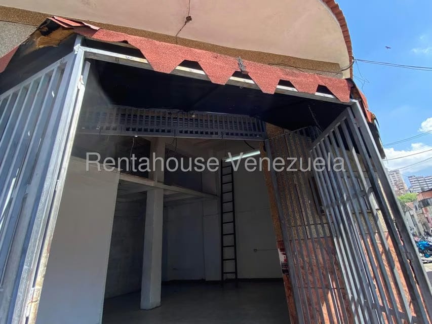 Comercial (Local Comercial) en Alquiler en Puente Hierro, Distrito Metropolitano - 17