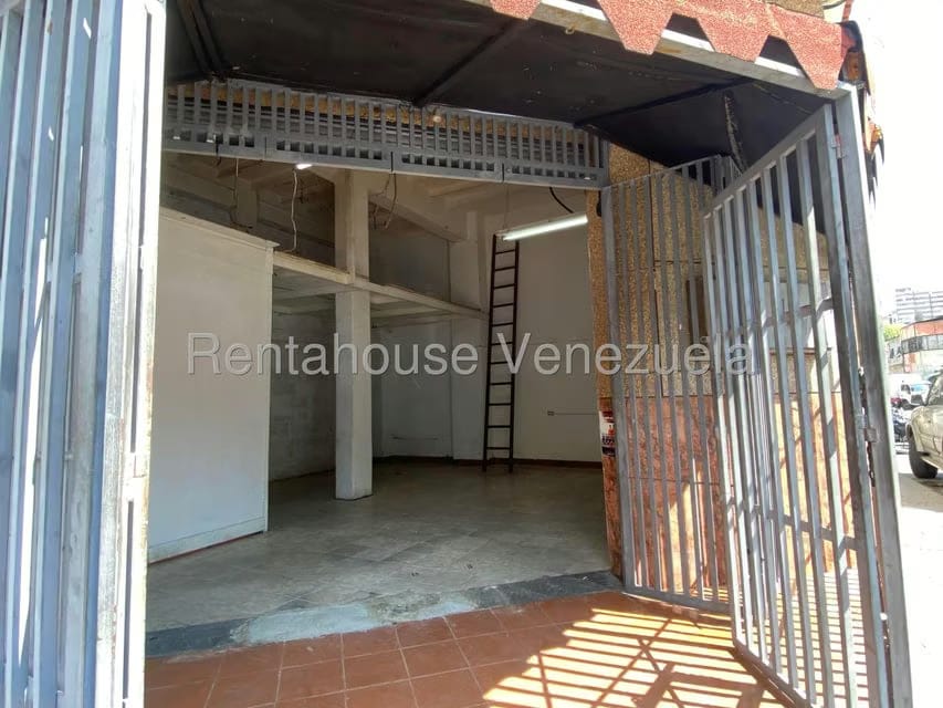 Comercial (Local Comercial) en Alquiler en Puente Hierro, Distrito Metropolitano - 18