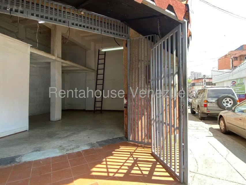 Comercial (Local Comercial) en Alquiler en Puente Hierro, Distrito Metropolitano - 3