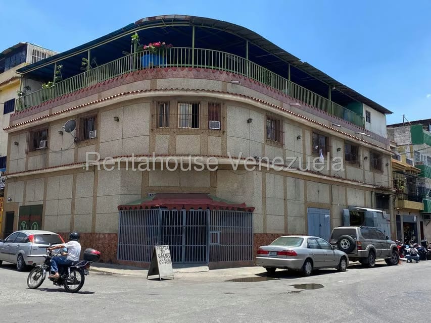 Comercial (Local Comercial) en Alquiler en Puente Hierro, Distrito Metropolitano - 23