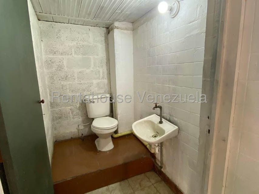 Comercial (Local Comercial) en Alquiler en Puente Hierro, Distrito Metropolitano - 27