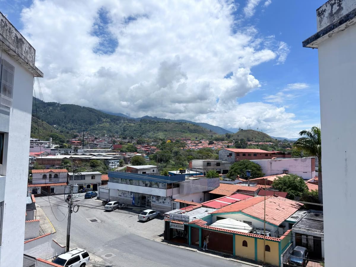 Apartamento en Venta - Res. Valparaiso - La Parroquia - Mérida - Estado Mérida