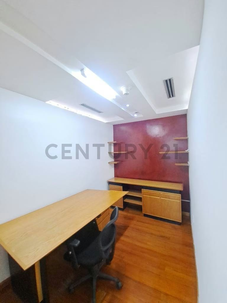Oficina en venta Remodelada con terraza vista al Ávila - 12