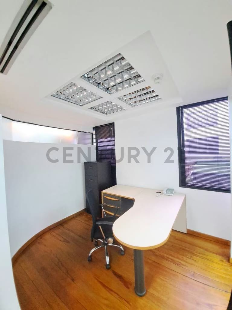 Oficina en venta Remodelada con terraza vista al Ávila - 13