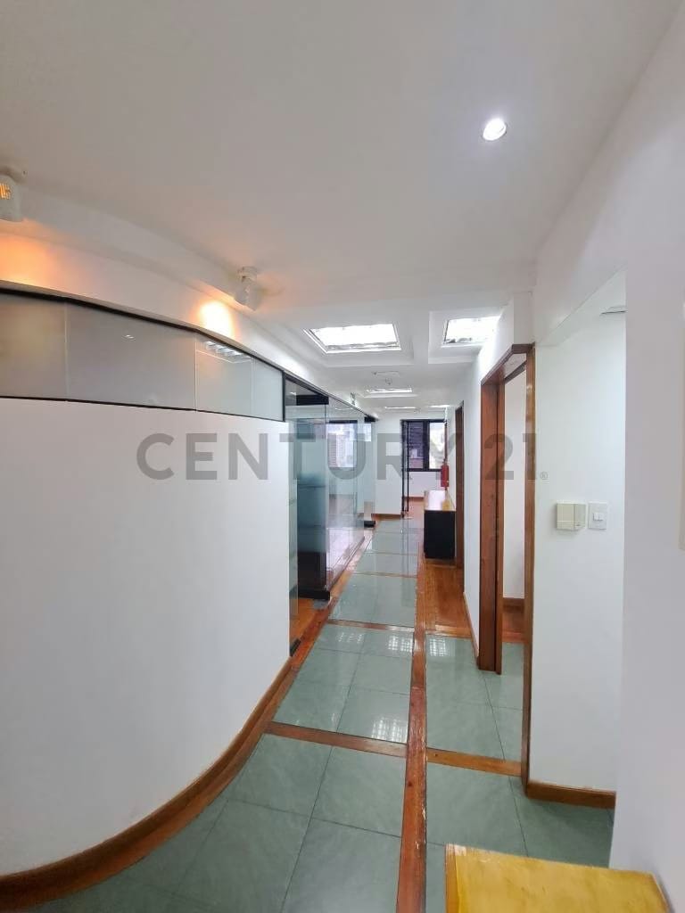 Oficina en venta Remodelada con terraza vista al Ávila - 10