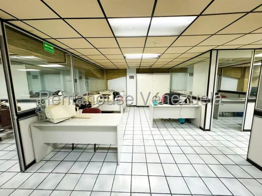 Comercial (Local Comercial) en Alquiler en Los Ruices, Distrito Metropolitano - 13
