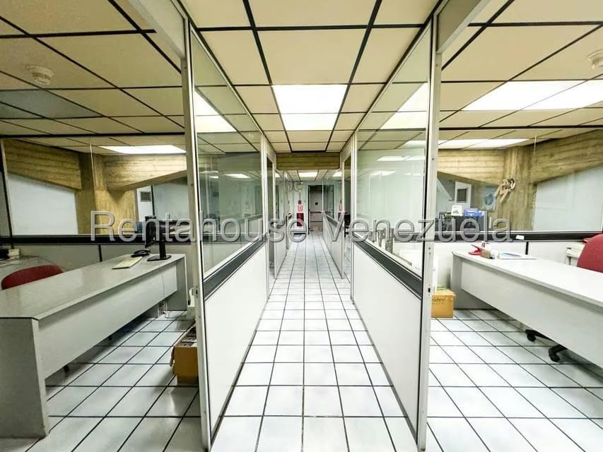 Comercial (Local Comercial) en Alquiler en Los Ruices, Distrito Metropolitano - 18