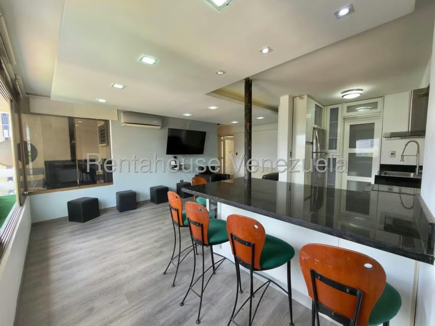 Apartamento (1 Nivel) en Alquiler en El Rosal, Distrito Metropolitano - 4