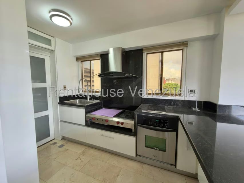 Apartamento (1 Nivel) en Alquiler en El Rosal, Distrito Metropolitano - 5