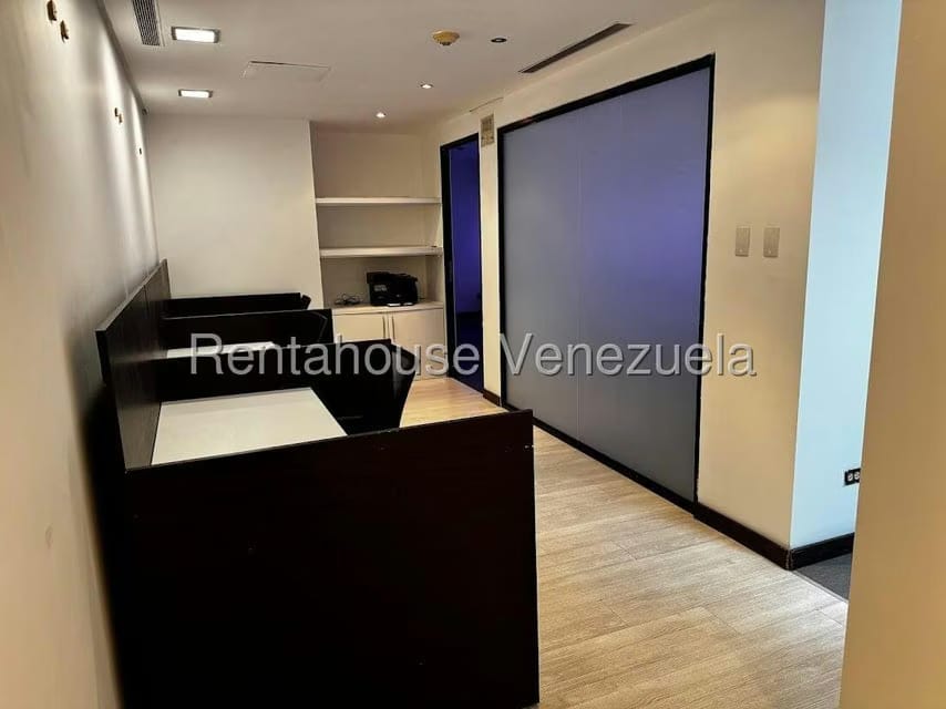 Comercial (Oficina) en Alquiler en Los Samanes, Distrito Metropolitano - 5