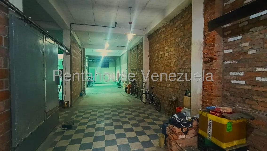 Comercial (Galpon - Deposito) en Venta en Sarria, Distrito Metropolitano - 8