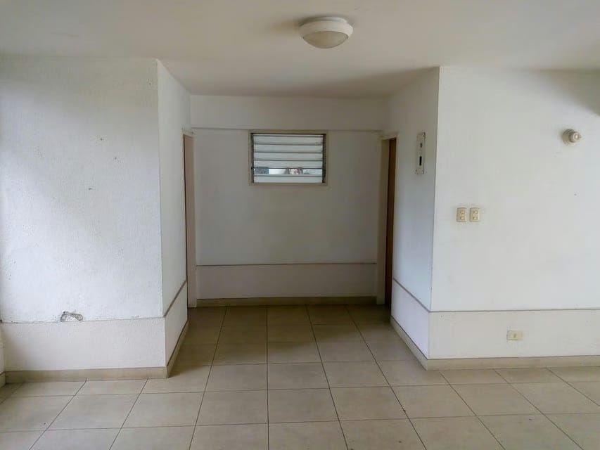 Apartamento (1 Nivel) en Venta en El Rosal, Distrito Metropolitano - 23