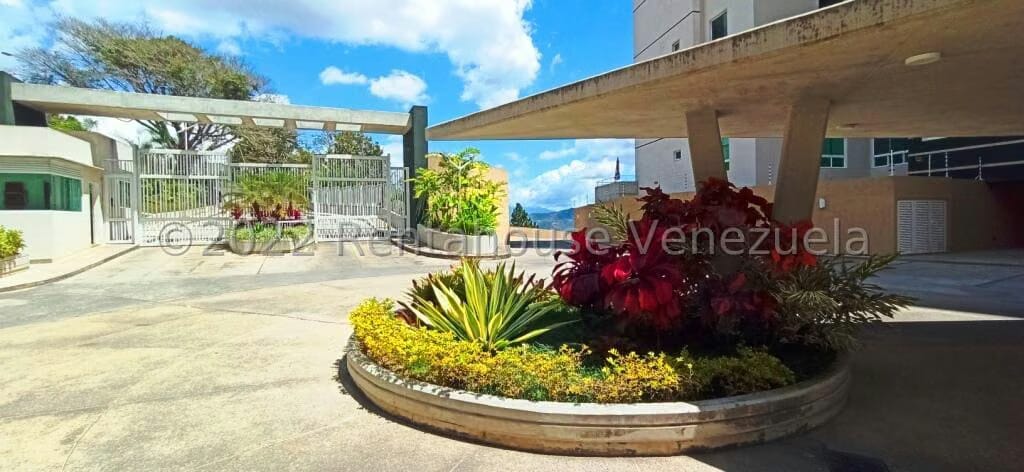 Apartamento (1 Nivel) en Venta en La Lagunita Country Club, Distrito Metropolitano - 2