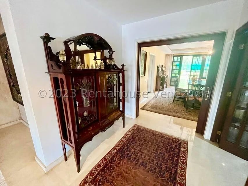 Apartamento (Planta Baja) en Venta en Colinas del Tamanaco, Distrito Metropolitano - 24