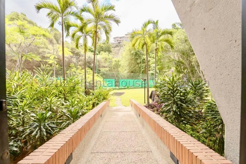 Apartamento (Planta Baja) en Venta en Colinas del Tamanaco, Distrito Metropolitano - 31