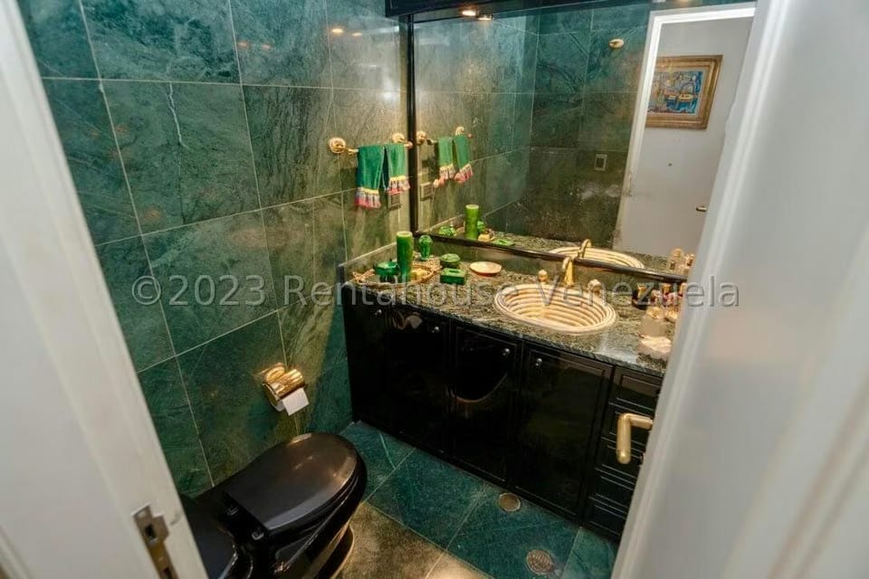 Apartamento (Planta Baja) en Venta en Colinas del Tamanaco, Distrito Metropolitano - 34