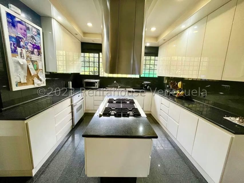 Apartamento (Planta Baja) en Venta en Colinas del Tamanaco, Distrito Metropolitano - 37