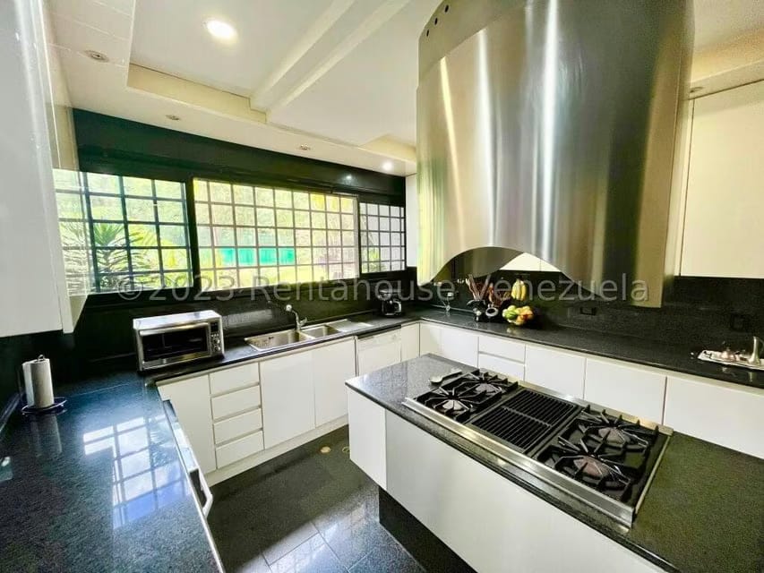 Apartamento (Planta Baja) en Venta en Colinas del Tamanaco, Distrito Metropolitano - 38