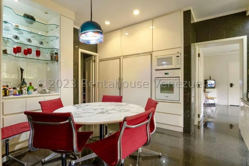 Apartamento (Planta Baja) en Venta en Colinas del Tamanaco, Distrito Metropolitano - 40